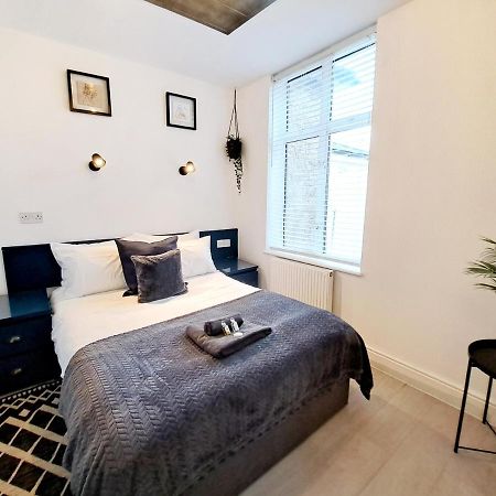Spacious 3 Bed Apartment, En-Suites, Near Train Station! Watford (Hertfordshire) Exterior foto