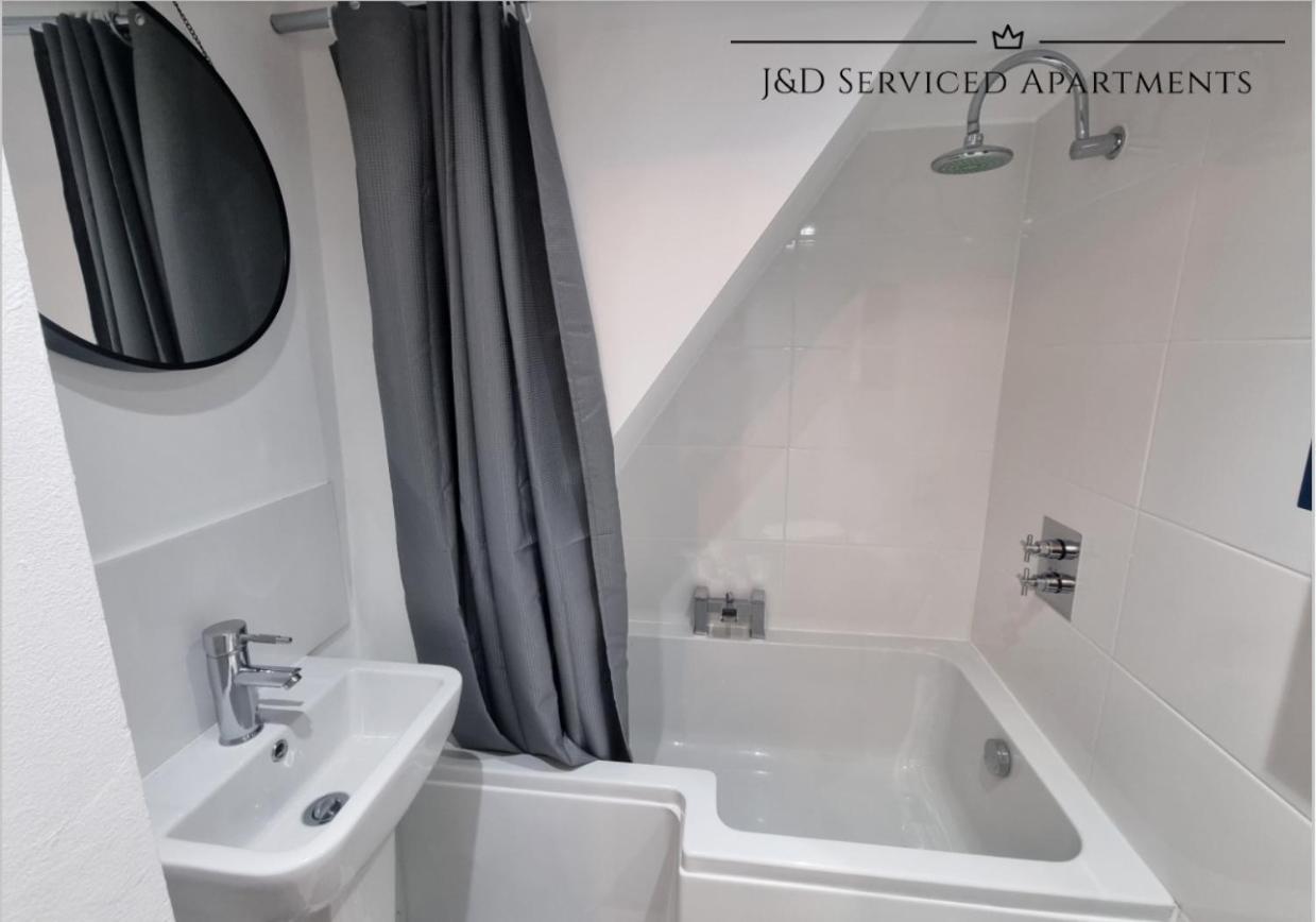 Spacious 3 Bed Apartment, En-Suites, Near Train Station! Watford (Hertfordshire) Exterior foto