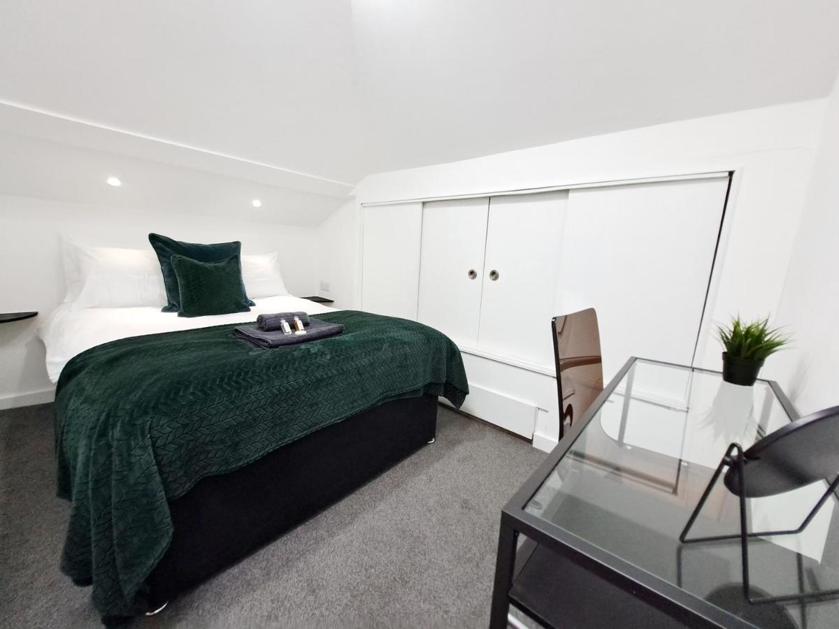 Spacious 3 Bed Apartment, En-Suites, Near Train Station! Watford (Hertfordshire) Exterior foto
